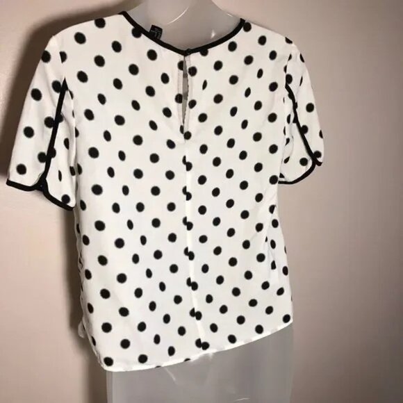 FOREVER 21 WOMEN'S WHITE/BLACK POLKA DOT BACK KEYHOLE BLOUSE SIZE SMALL-EUC - Picture 5 of 6